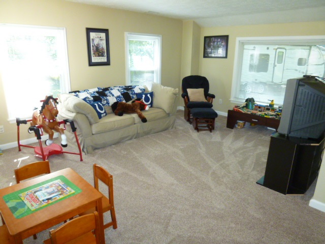 220 Christ Road Evansville, IN 47711 - Photo 5 of 22 Gallery Image 5