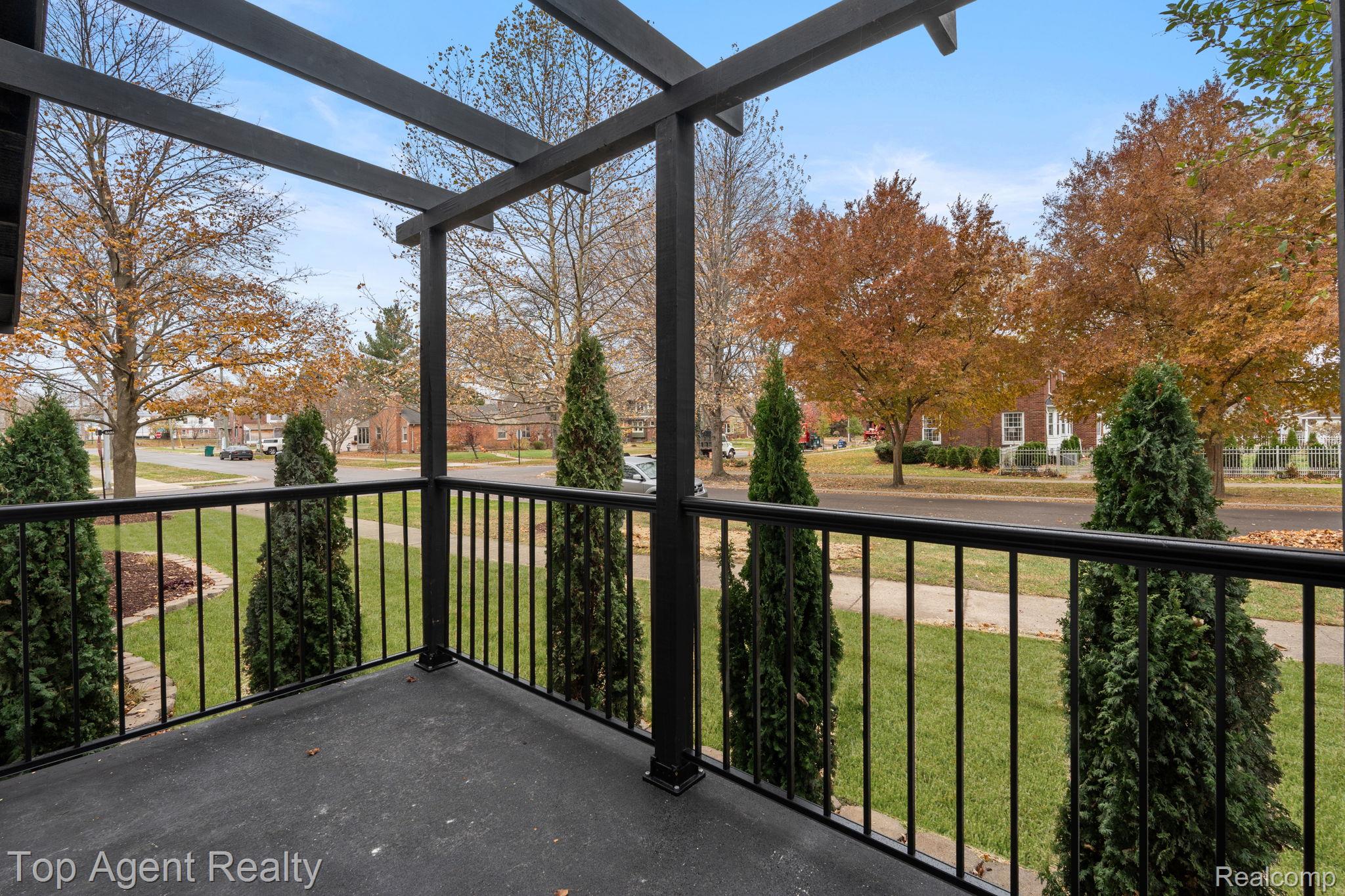 784 Barrington Road Grosse Pointe, MI 48230 - Photo 39 of 58 43-web-or-mls-784 Barrington Rd _041.jpeg