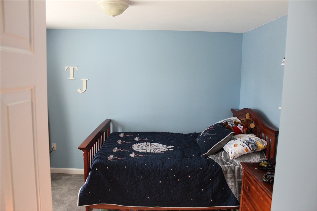 72 Hatfield Road Weare, NH 03281 - Photo 11 of 27