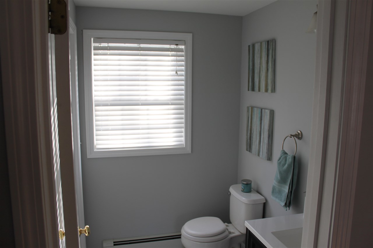 72 Hatfield Road Weare, NH 03281 - Photo 24 of 27
