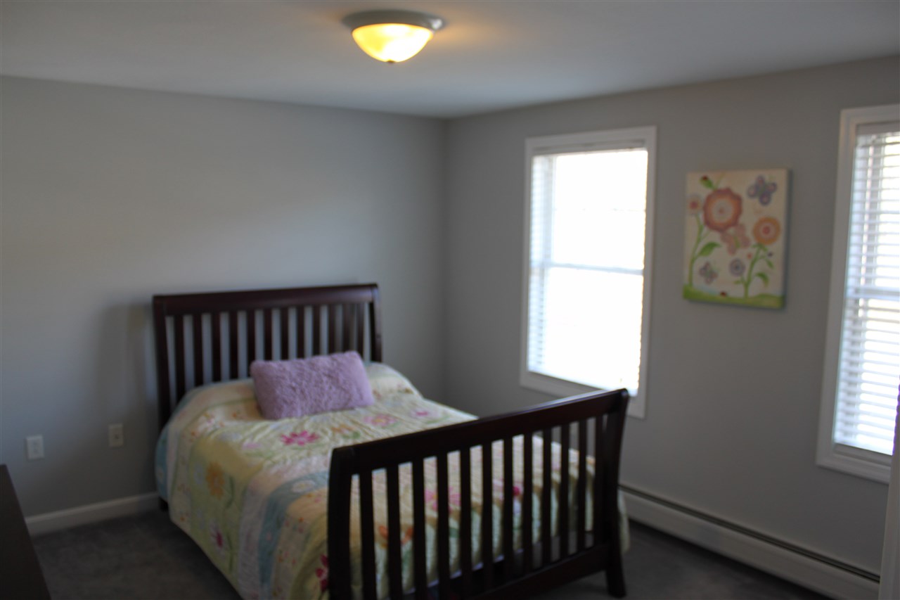 72 Hatfield Road Weare, NH 03281 - Photo 10 of 27