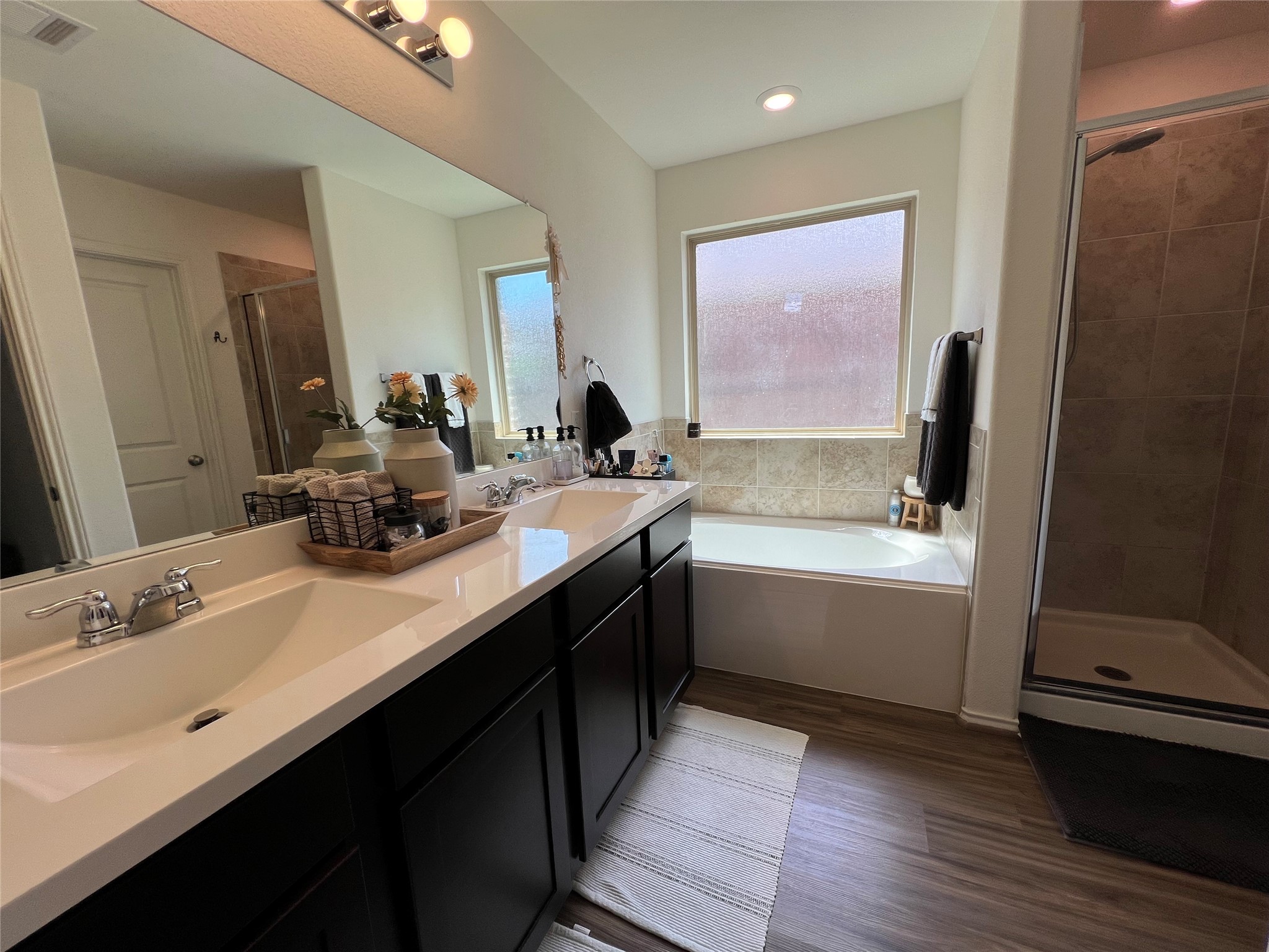 1224 Matt Lane Round Rock, TX 78665 - Photo 9 of 14 Primary Bathroom w