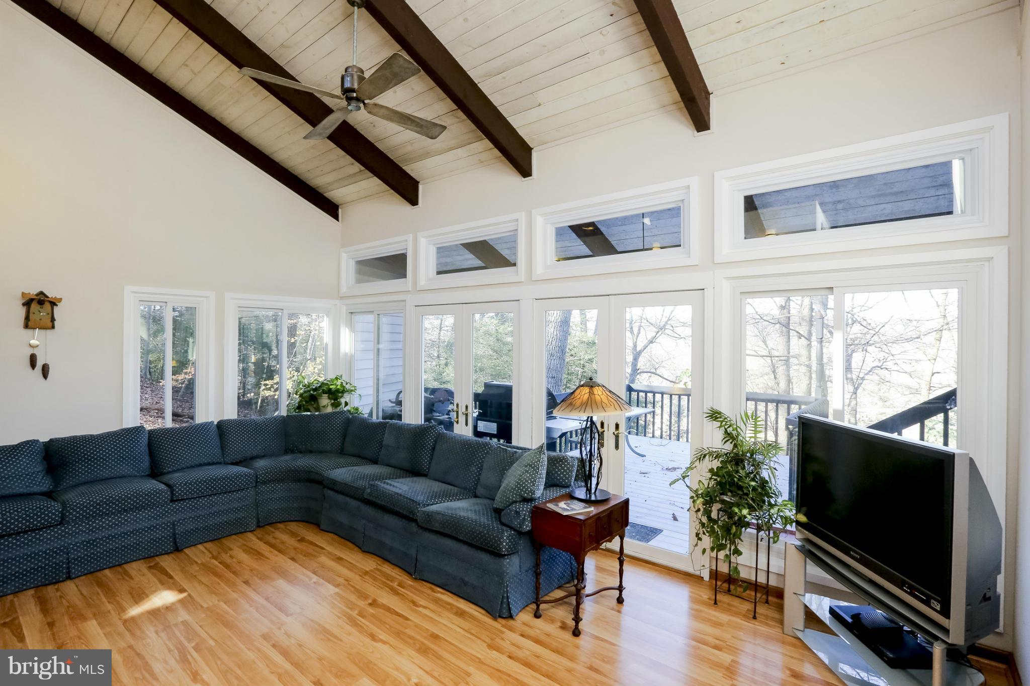 6742 Hemlock Point Road New Market, MD 21774 - Photo 7 of 21 Living Room