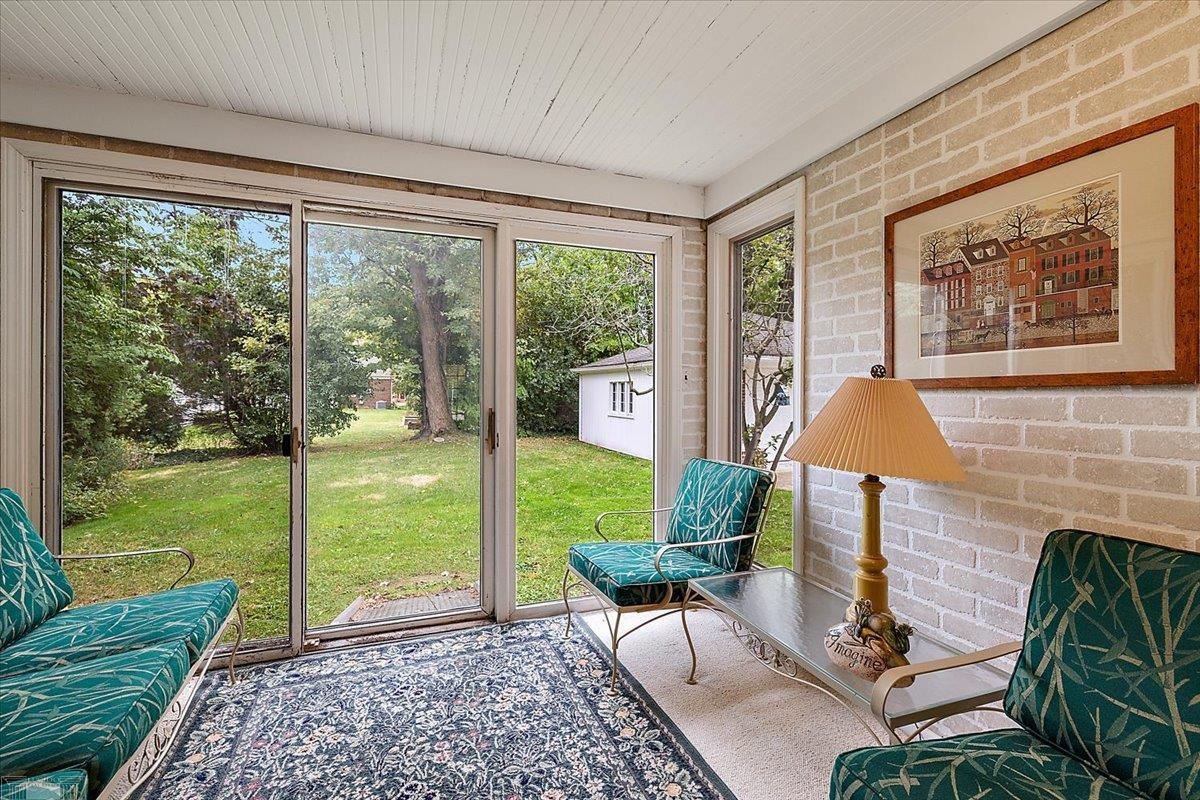 1485 Torrey Road Grosse Pointe Woods, MI 48236 - Photo 13 of 60