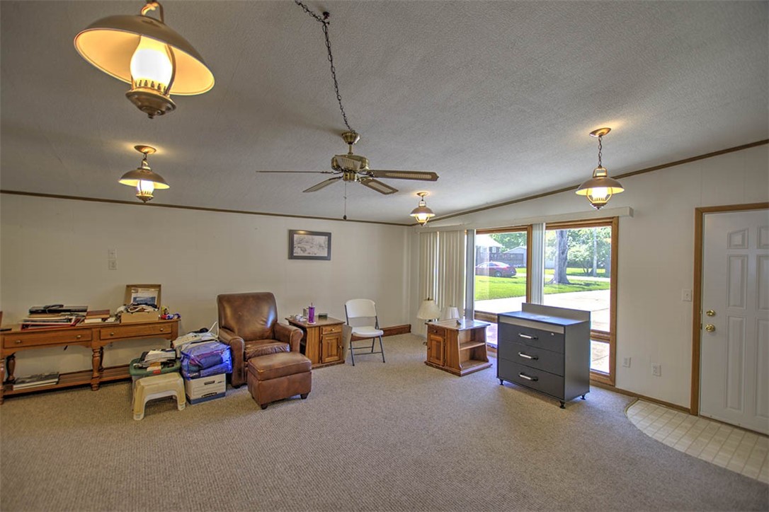226 East Maryland Heights Road Decatur, IL 62526 - Photo 7 of 34