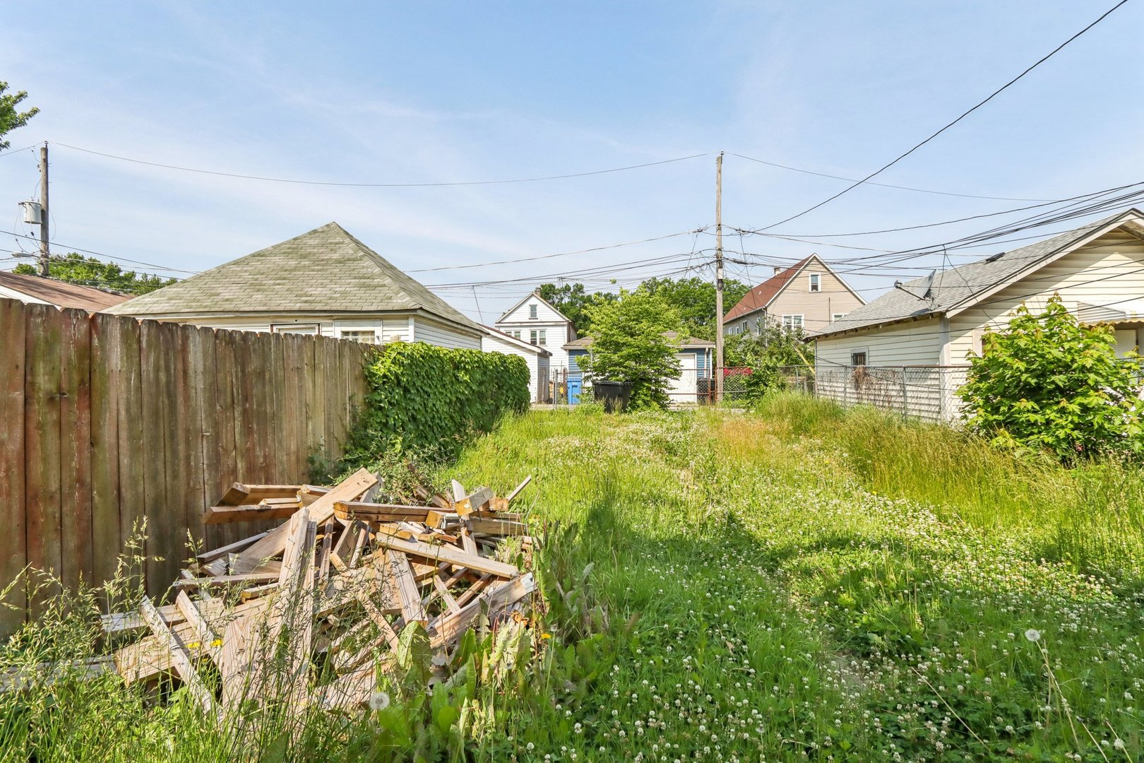 9720 South Exchange Avenue Chicago, IL 60617 - Photo 14 of 17 a view of a backyard