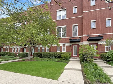 $4,200 | 517 South Boulevard, Evanston, IL 60202