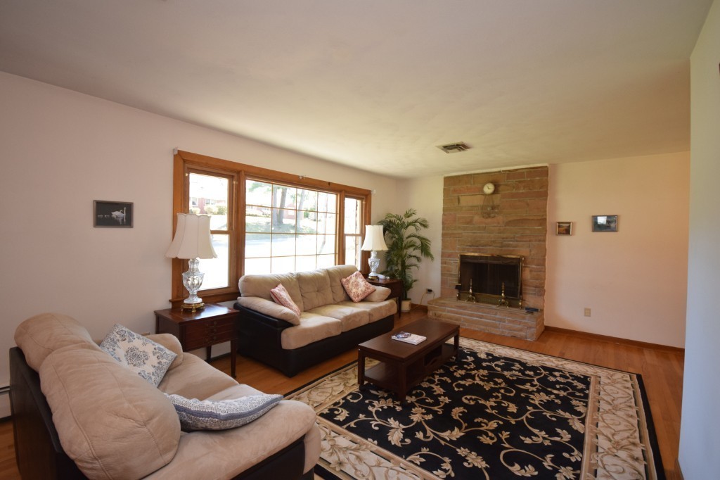 28 Squire Lane Springfield, MA 01118 - Photo 7 of 28 Gallery Image 7