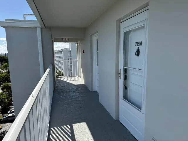 $2,500 | 6161 Northwest 2nd Avenue, Unit PHM, Boca Raton, FL 33487
