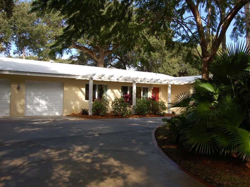 655 Cypress Road Vero Beach, FL 32963 - Photo 2 of 25 Gallery Image 2