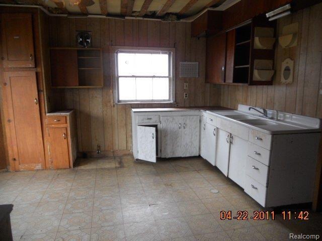 3228 3rd Street Monroe, MI 48162 - Photo 3 of 7 Kitchen