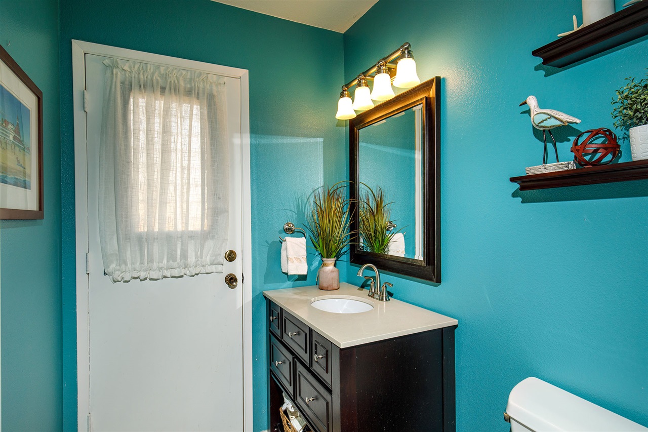 1585 Eastside Road El Cajon, CA 92020 - Photo 14 of 25 Powder Bath with exterior access!