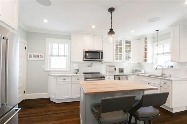 $10,000 | 16 Carroll Avenue, Newport, RI 02840