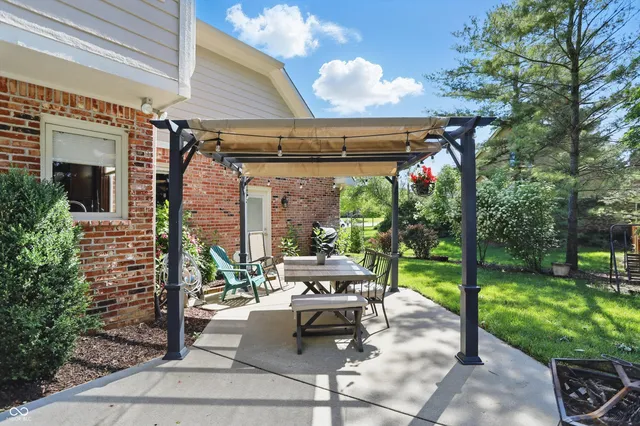 $519,900 | 12335 Old Stone Drive, Indianapolis, IN 46236