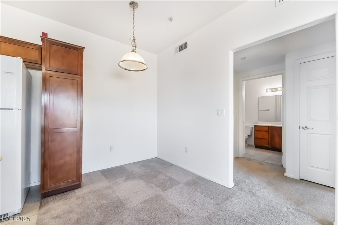 2291 West Horizon Ridge Parkway, Unit 12270 Henderson, NV 89052 - Photo 14 of 33 Dining area