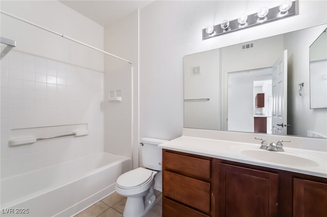 2291 West Horizon Ridge Parkway, Unit 12270 Henderson, NV 89052 - Photo 30 of 33 Hall bathroom