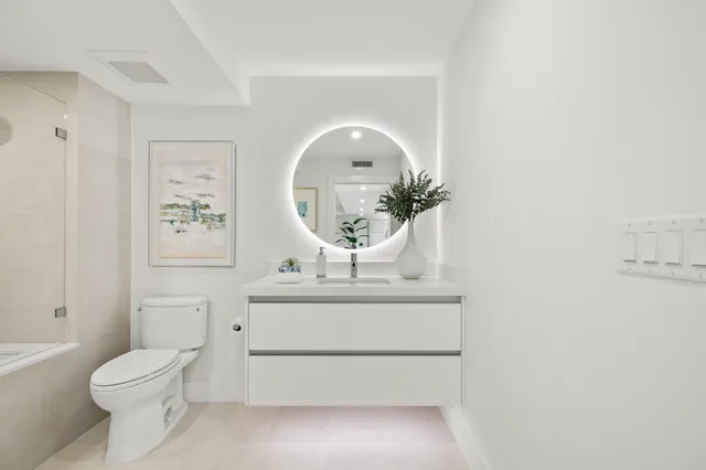 a view of walk in closet