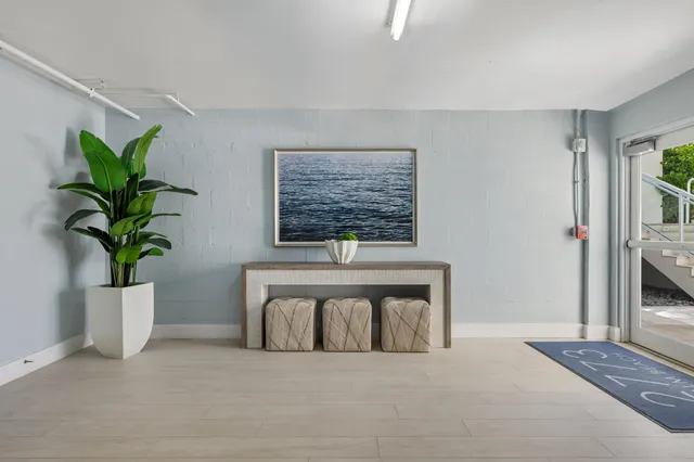 $1,549,000 | 2773 South Ocean Boulevard, Unit 406, Palm Beach, FL 33480