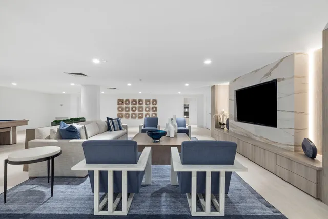 $1,549,000 | 2773 South Ocean Boulevard, Unit 406, Palm Beach, FL 33480