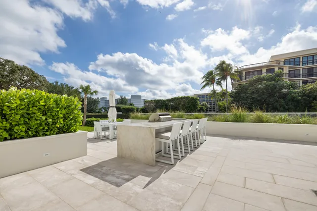 $1,549,000 | 2773 South Ocean Boulevard, Unit 406, Palm Beach, FL 33480