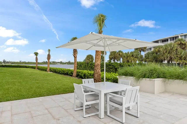 $1,549,000 | 2773 South Ocean Boulevard, Unit 406, Palm Beach, FL 33480