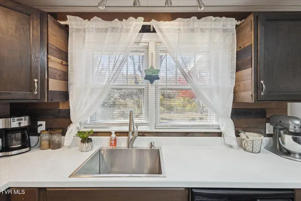 $719,900 | 1955 Gap Creek Road, Elizabethton, TN 37643