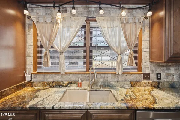 $719,900 | 1955 Gap Creek Road, Elizabethton, TN 37643