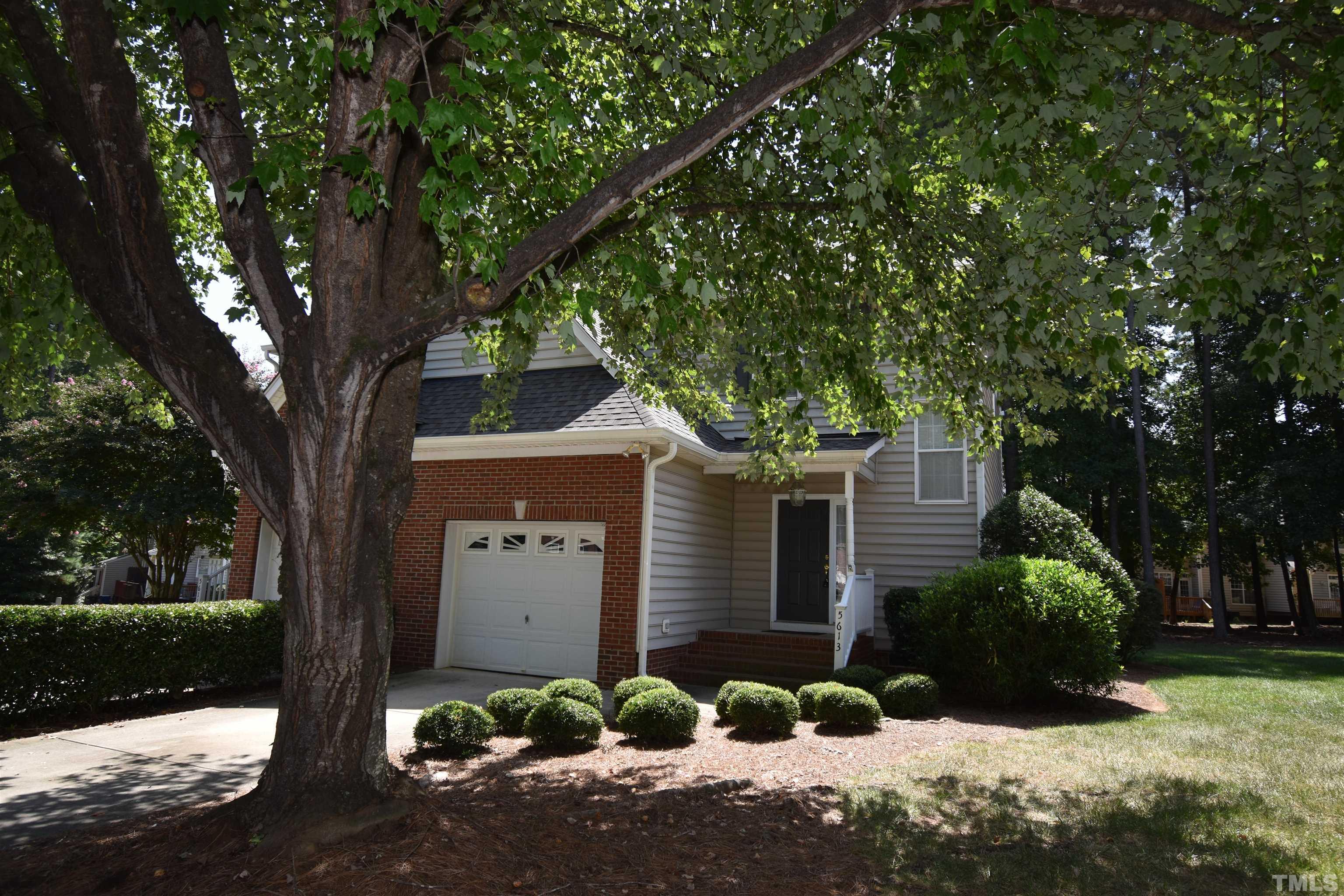 5613 Slide Rock Lane Raleigh, NC 27613 - Photo 3 of 26