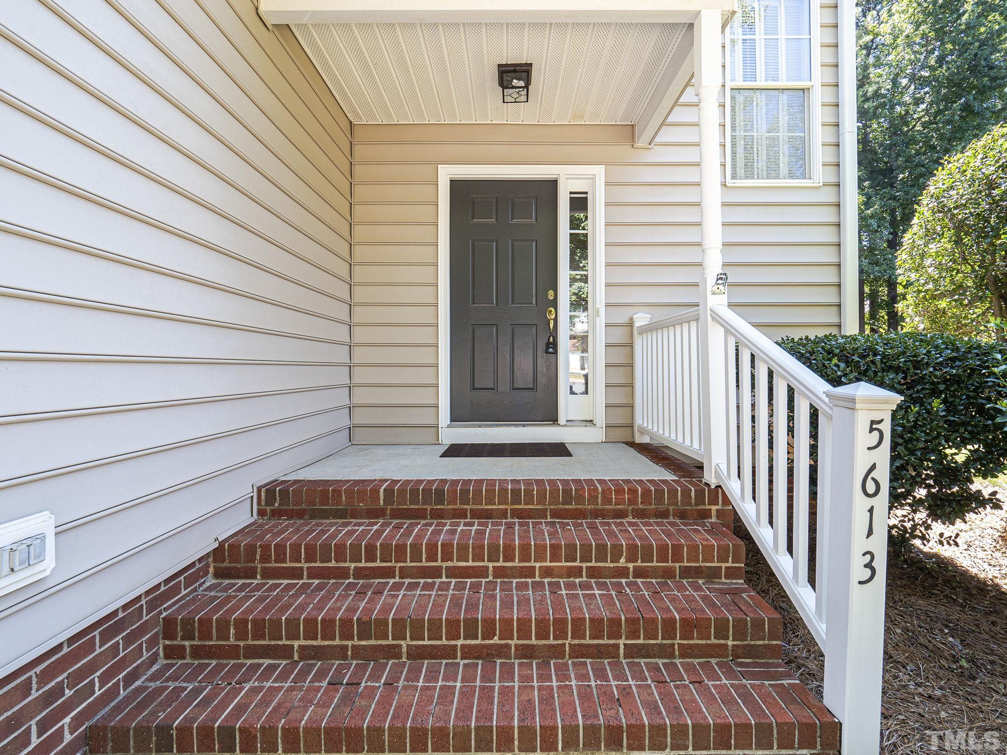 5613 Slide Rock Lane Raleigh, NC 27613 - Photo 4 of 26