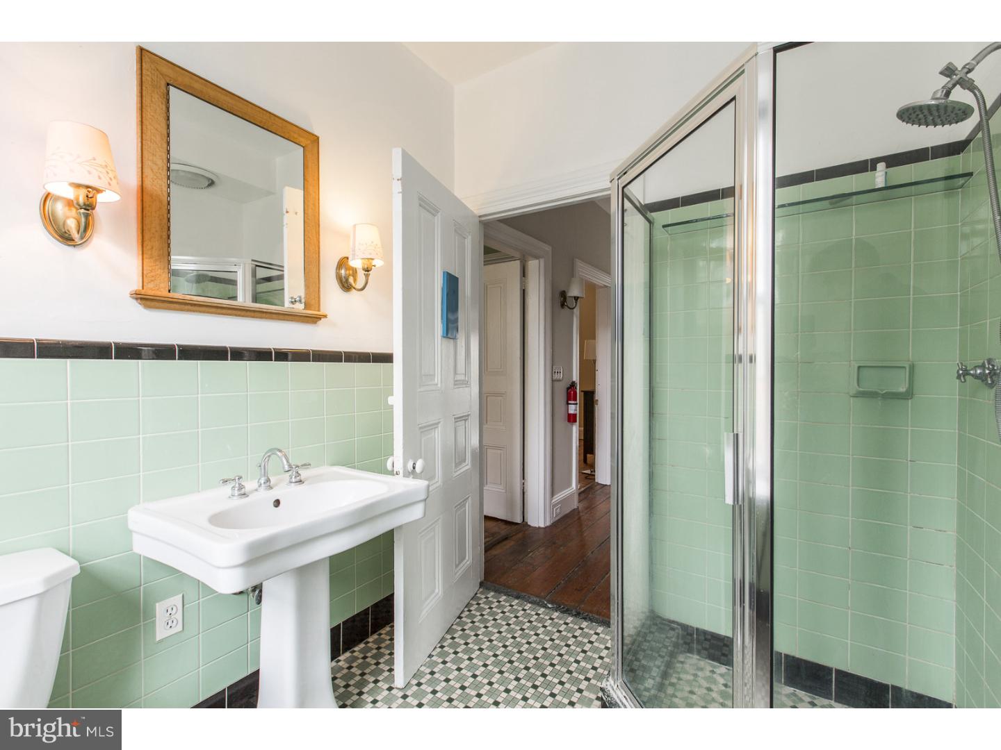 7806 Cresheim Road Philadelphia, PA 19118 - Photo 23 of 25 Bathroom