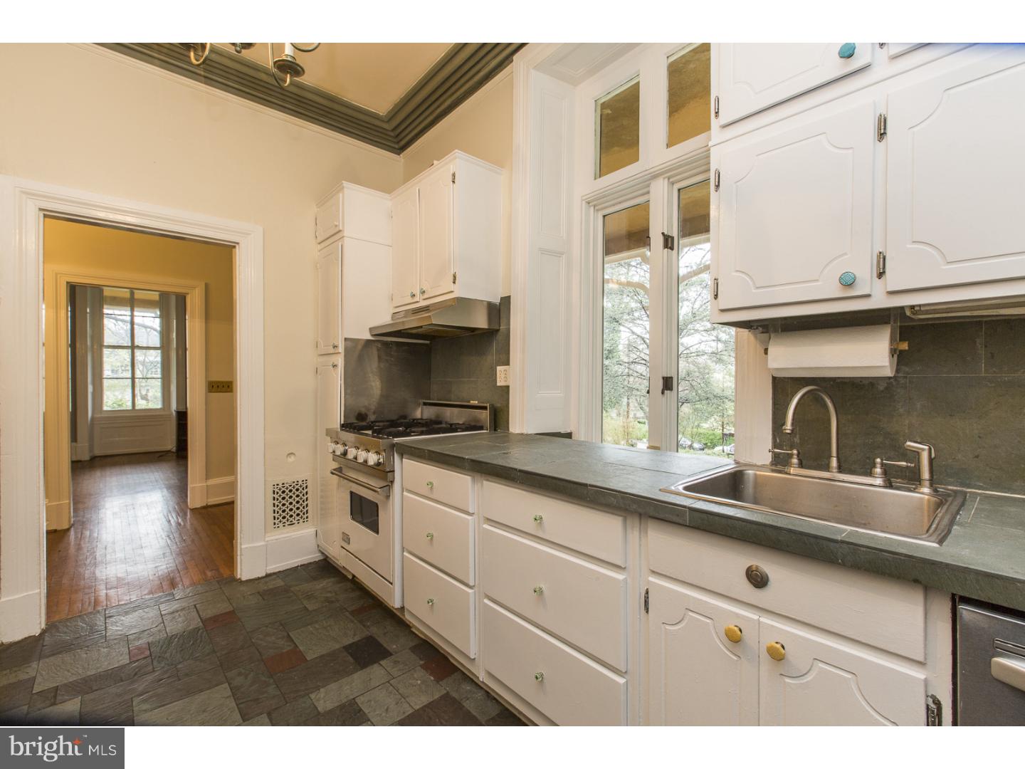 7806 Cresheim Road Philadelphia, PA 19118 - Photo 10 of 25 Kitchen