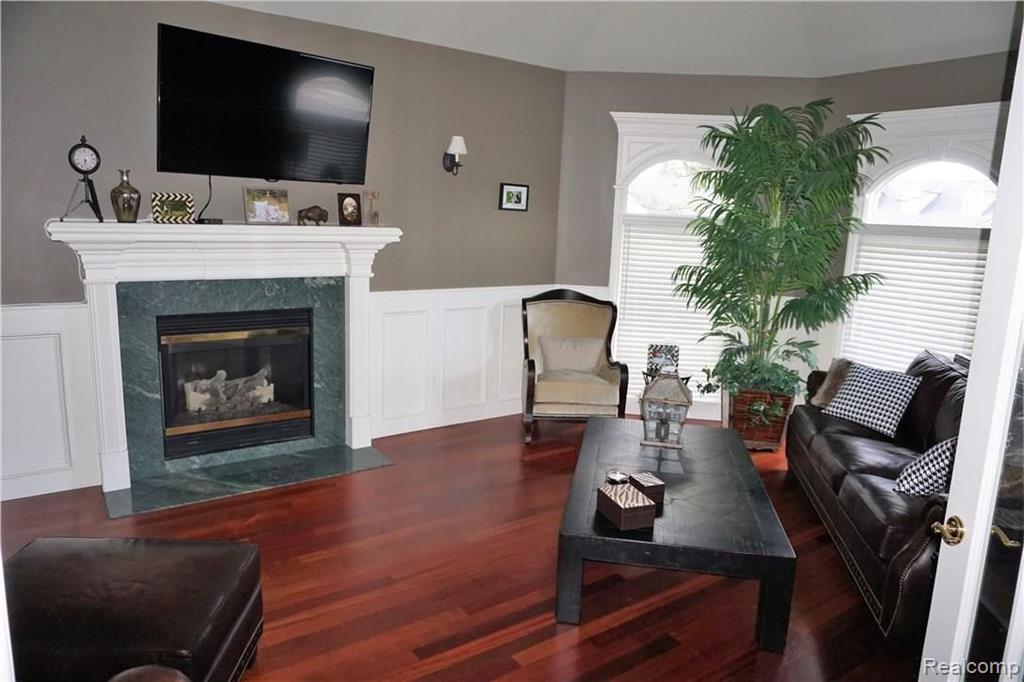 521 Hampton Road Grosse Pointe Woods, MI 48236 - Photo 17 of 48