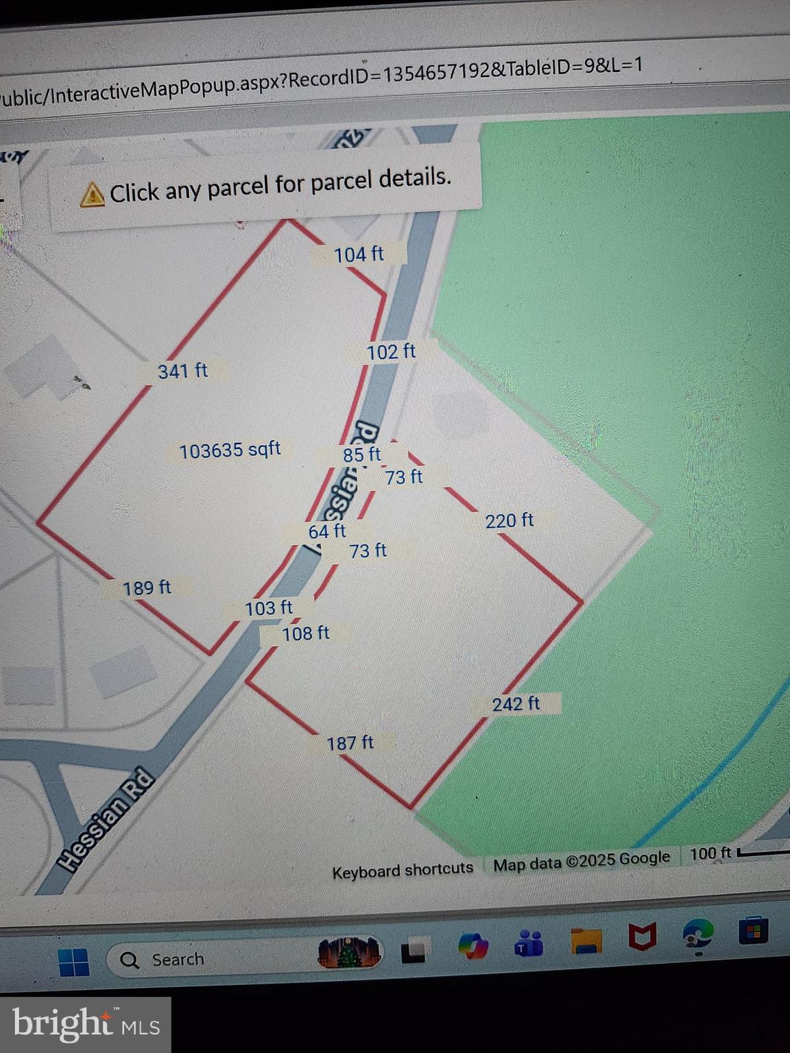 a view of a big room with an empty space