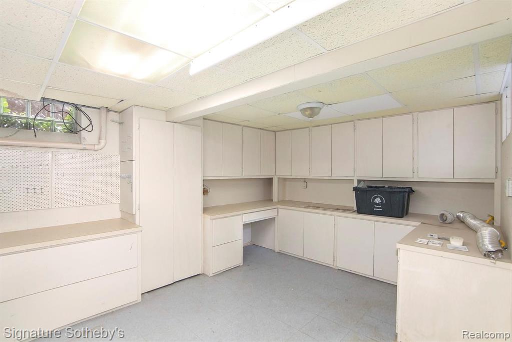 1964 Prestwick Road Grosse Pointe, MI 48236 - Photo 26 of 37