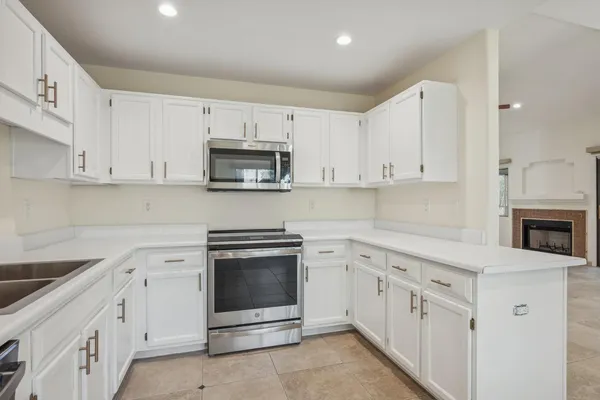 $2,350 | 15050 North Thompson Peak Parkway, Unit 2053, Scottsdale, AZ 85260