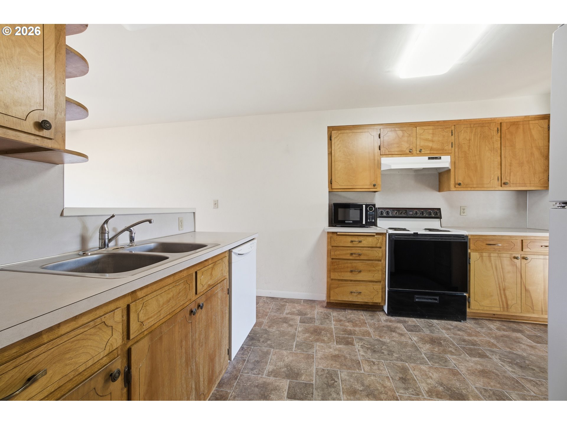 1665 Main Street Southeast Albany, OR 97322 - Photo 3 of 23