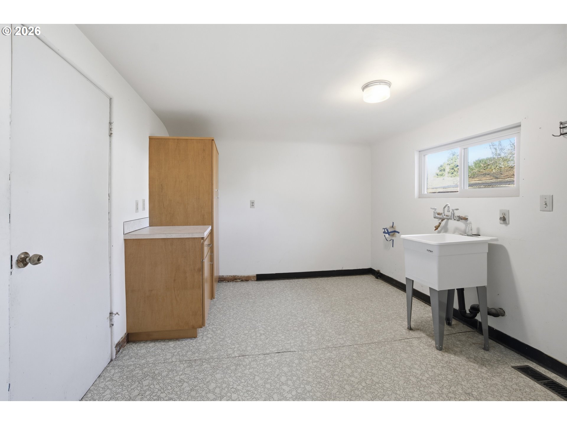 1665 Main Street Southeast Albany, OR 97322 - Photo 5 of 23