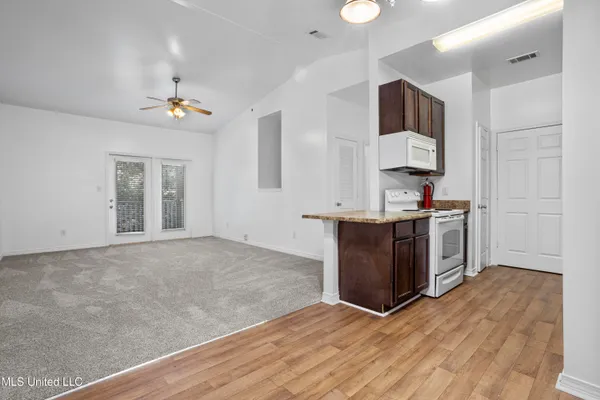 $230,000 | 310 Holcomb Boulevard, Unit 323, Ocean Springs, MS 39564