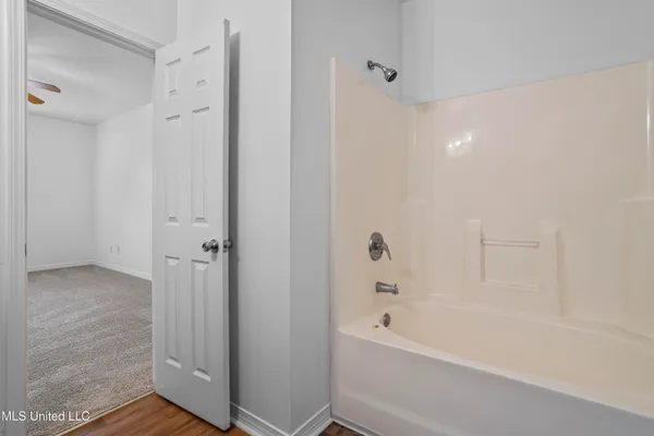 $230,000 | 310 Holcomb Boulevard, Unit 323, Ocean Springs, MS 39564