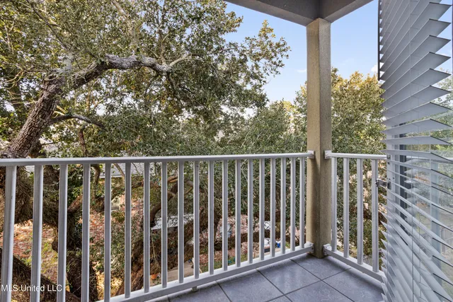 $230,000 | 310 Holcomb Boulevard, Unit 323, Ocean Springs, MS 39564