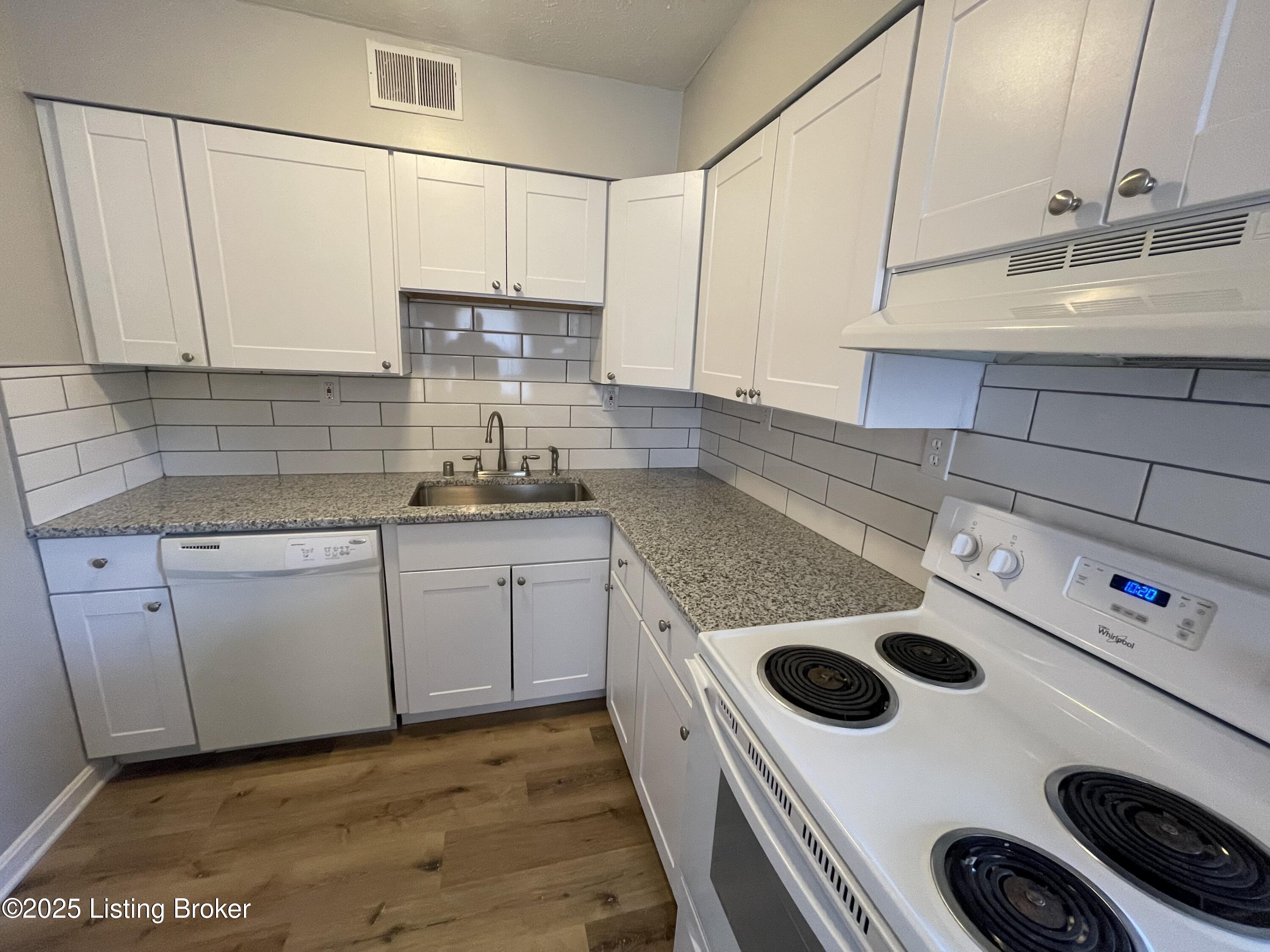 6208 Terry Road Louisville, KY 40258 - Photo 6 of 9 IMG_7906