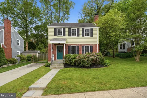 $825,000 | 5948 10th Road North, Arlington, VA 22205