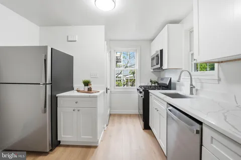 $825,000 | 5948 10th Road North, Arlington, VA 22205