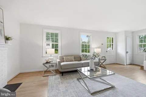 $825,000 | 5948 10th Road North, Arlington, VA 22205
