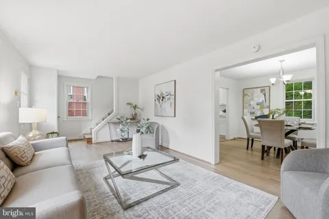 $825,000 | 5948 10th Road North, Arlington, VA 22205