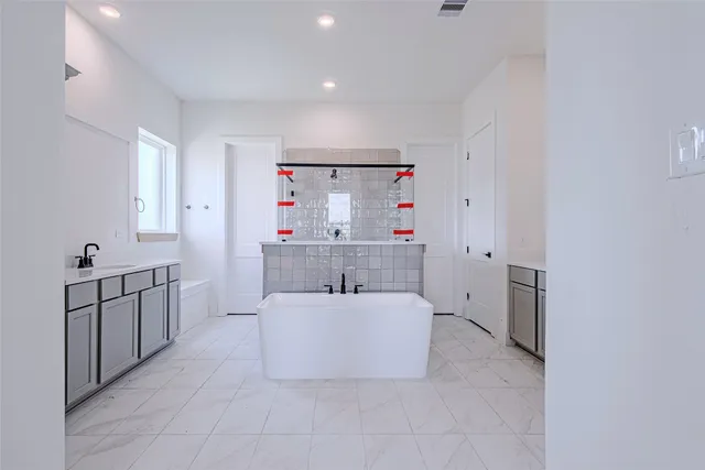 $639,990 | 153 Peninsula Point Drive, Montgomery, TX 77356