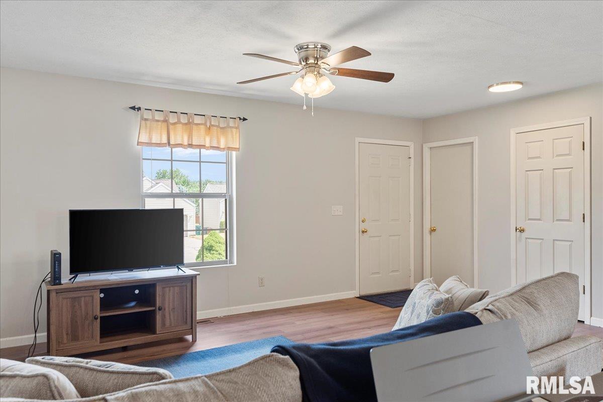 1600 Brenda Court Springfield, IL 62702 - Photo 7 of 28