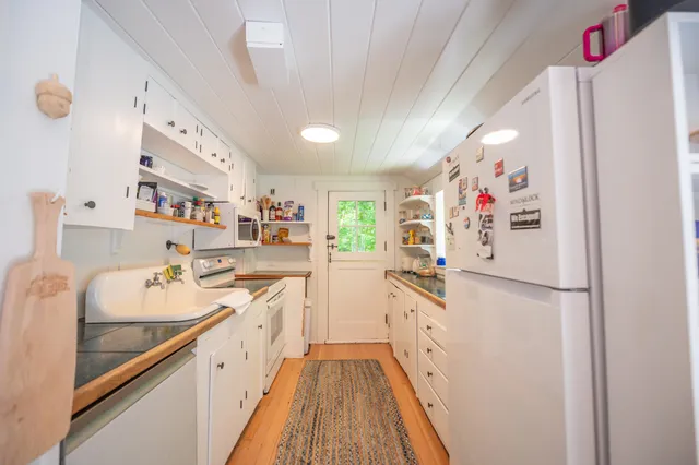 $1,697,000 | 197 Lake Raponda Road, Wilmington, VT 05363