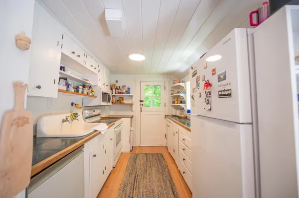 $1,697,000 | 197 Lake Raponda Road, Wilmington, VT 05363