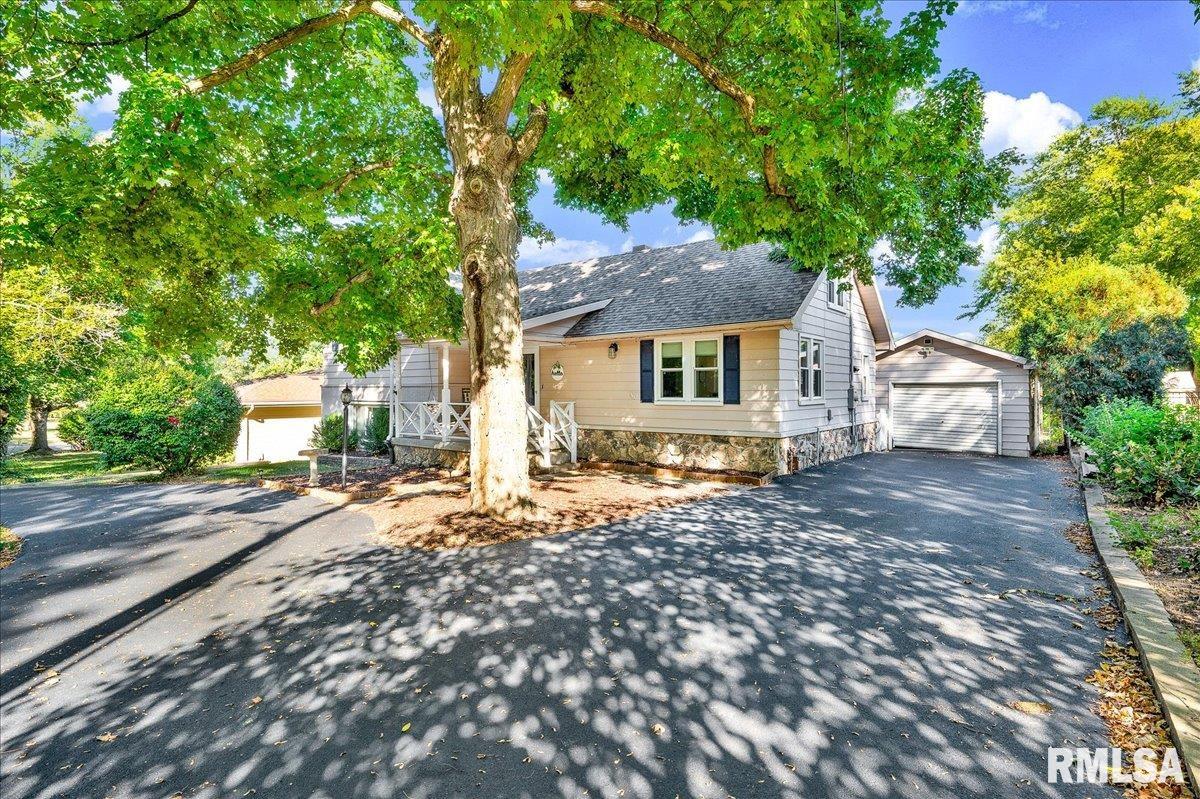 508 Highview Road East Peoria, IL 61611 - Photo 2 of 44 Gallery Image 2